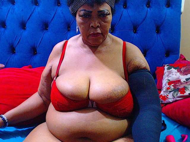 Ebonycandy10's BongaCams show and profile