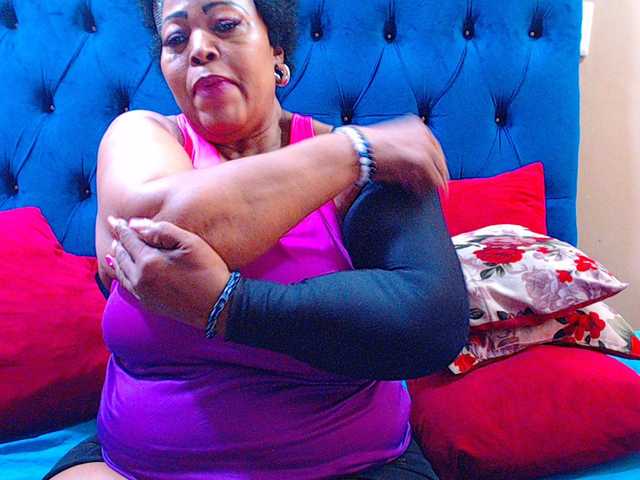 Ebonycandy10's BongaCams show and profile