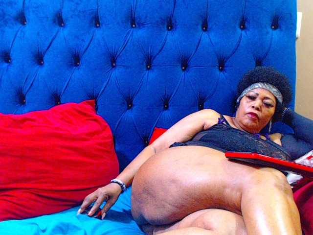 Ebonycandy10's BongaCams show and profile