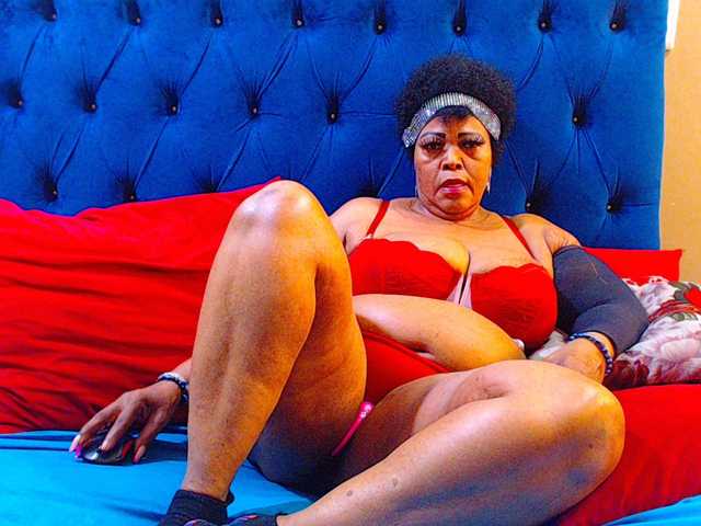 Ebonycandy10's BongaCams show and profile