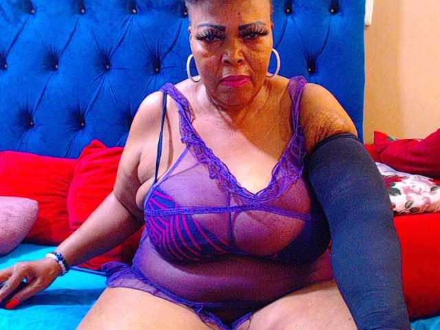 Ebonycandy10's BongaCams show and profile