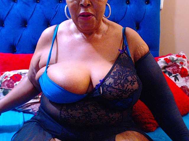 Ebonycandy10's BongaCams show and profile