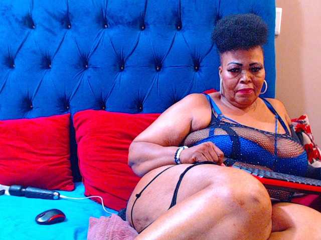 Ebonycandy10's BongaCams show and profile