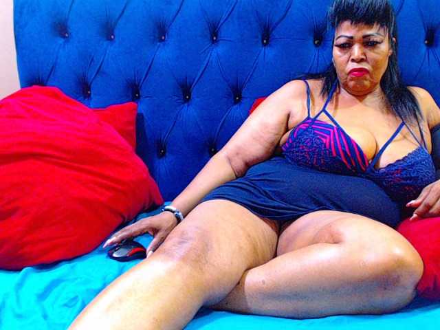 Ebonycandy10's BongaCams show and profile