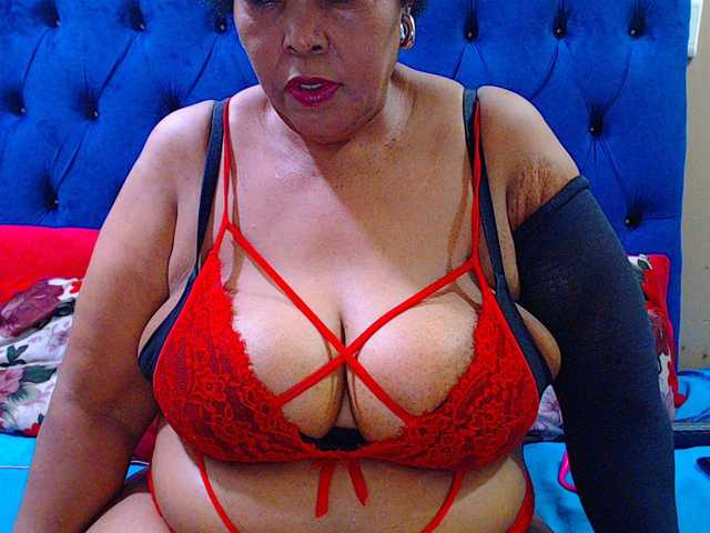 Ebonycandy10's BongaCams show and profile