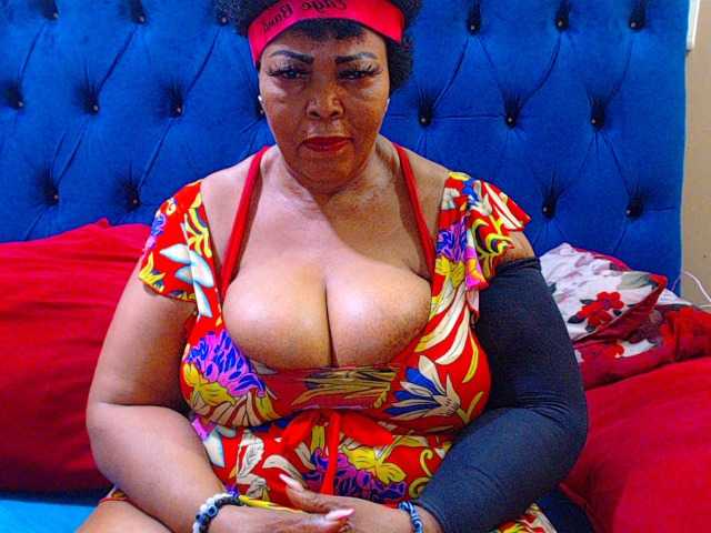 Ebonycandy10's BongaCams show and profile