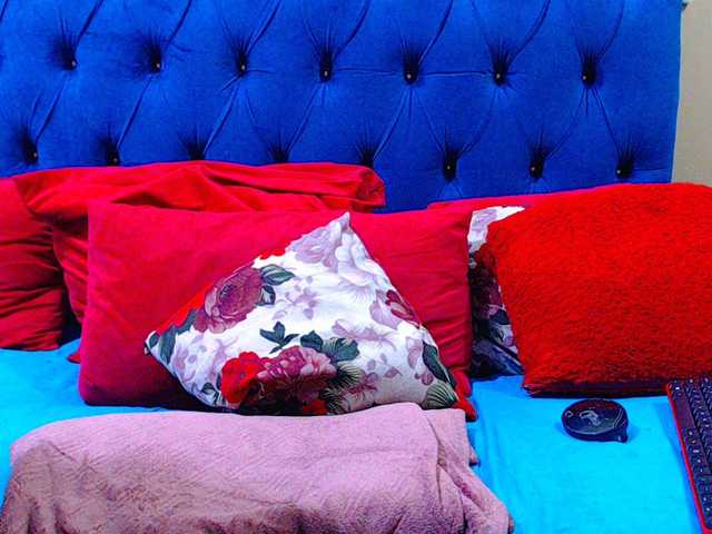 Ebonycandy10's BongaCams show and profile