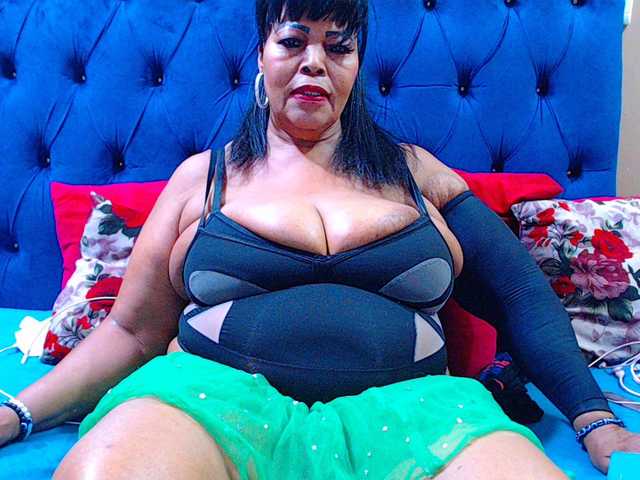 Ebonycandy10's BongaCams show and profile