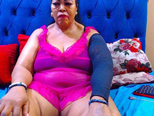 Ebonycandy10's BongaCams show and profile