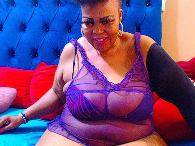Ebonycandy10's BongaCams show and profile
