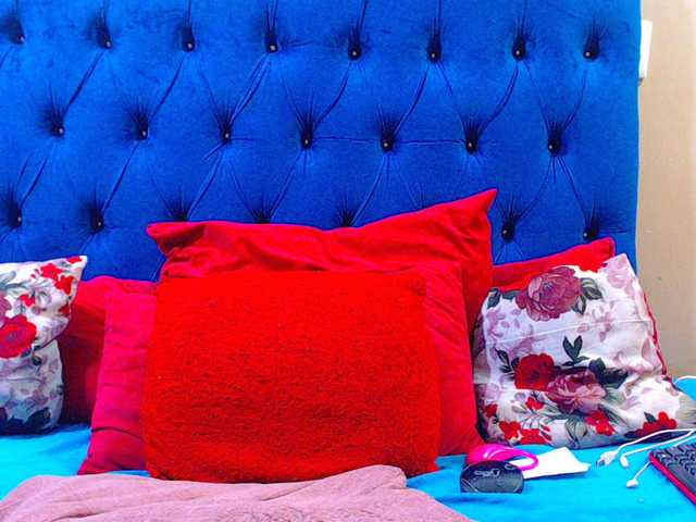 Ebonycandy10's BongaCams show and profile