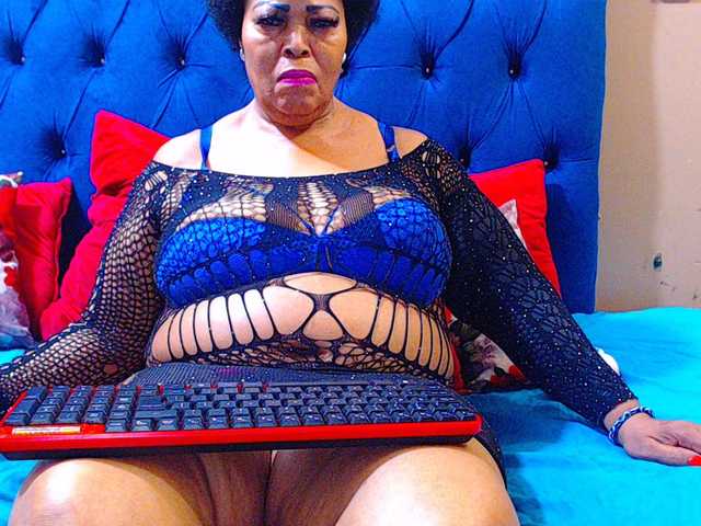 Ebonycandy10's BongaCams show and profile