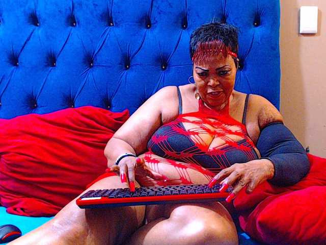 Ebonycandy10's BongaCams show and profile