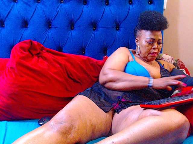 Ebonycandy10's BongaCams show and profile