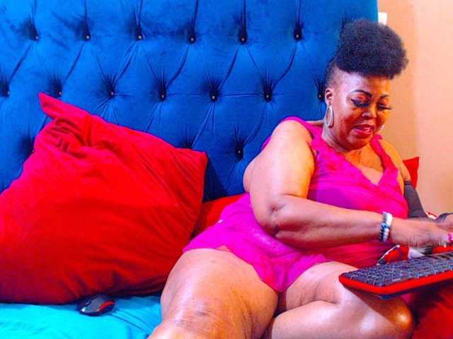 Ebonycandy10's BongaCams show and profile