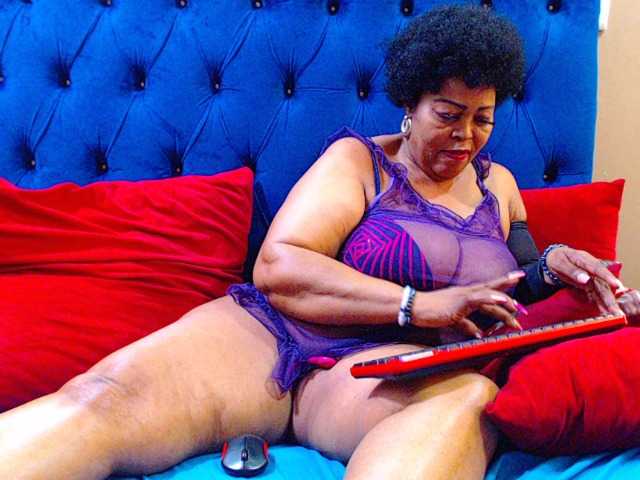 Ebonycandy10's BongaCams show and profile