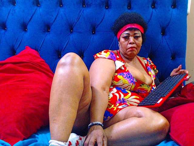 Ebonycandy10's BongaCams show and profile