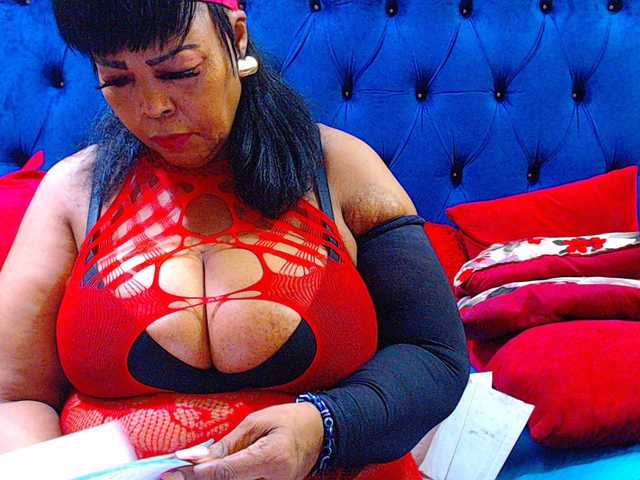 Ebonycandy10's BongaCams show and profile