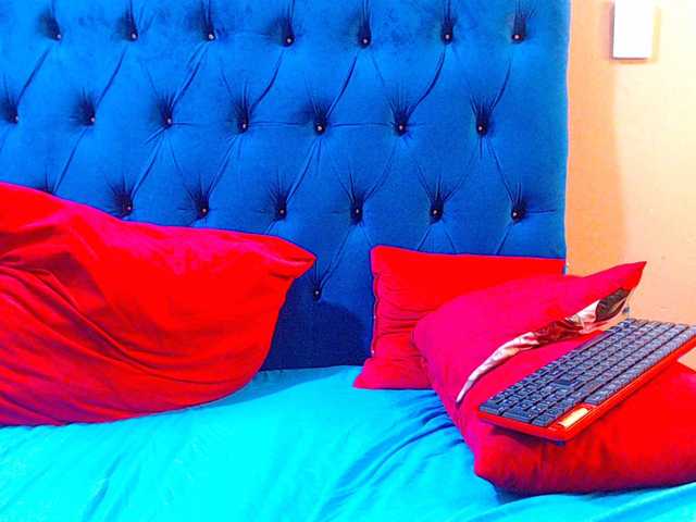 Ebonycandy10's BongaCams show and profile