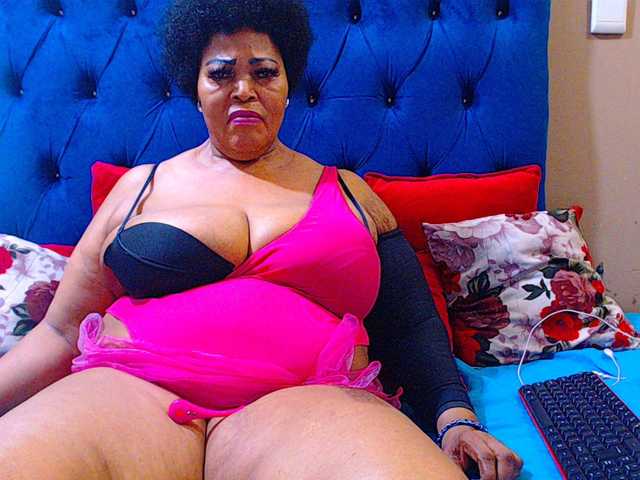 Ebonycandy10's BongaCams show and profile