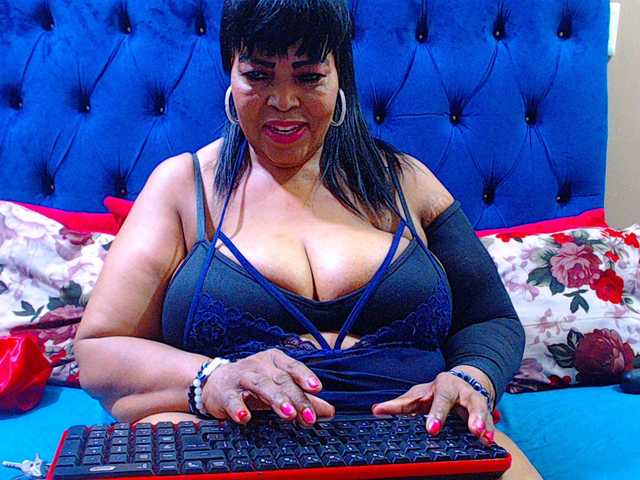 Ebonycandy10's BongaCams show and profile