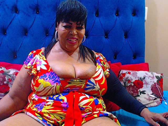 Ebonycandy10's BongaCams show and profile