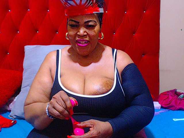 Ebonycandy10's BongaCams show and profile