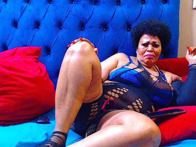 Ebonycandy10's BongaCams show and profile