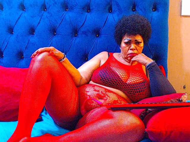 Ebonycandy10's BongaCams show and profile