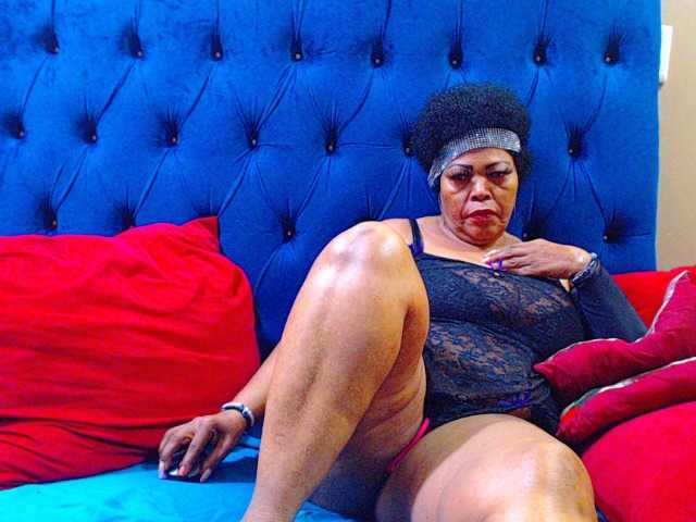 Ebonycandy10's BongaCams show and profile