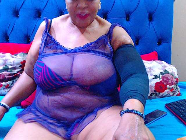 Ebonycandy10's BongaCams show and profile