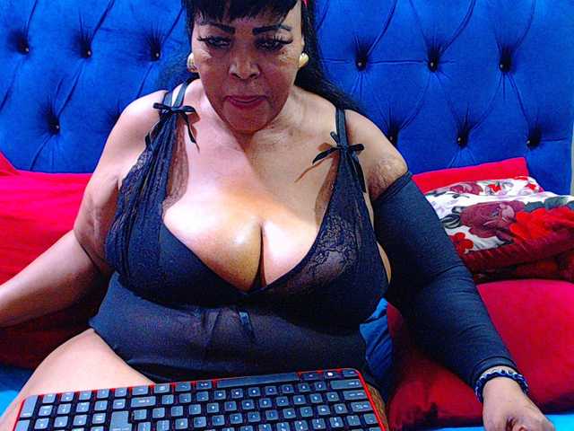 Ebonycandy10's BongaCams show and profile