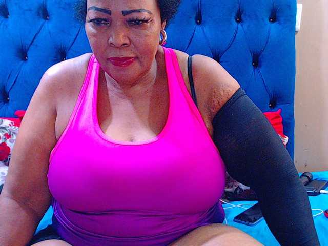 Ebonycandy10's BongaCams show and profile