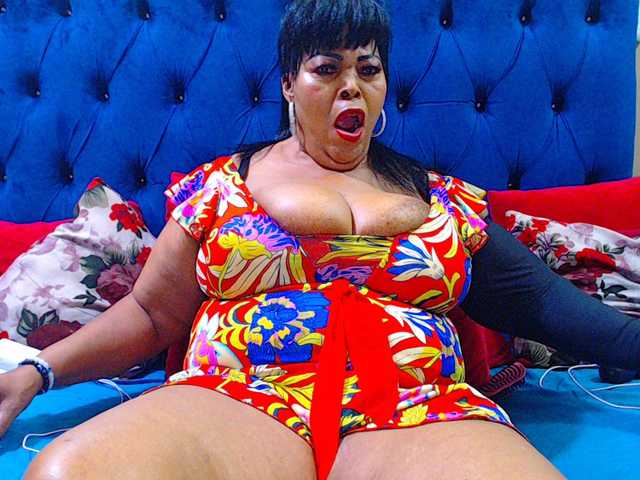 Ebonycandy10's BongaCams show and profile