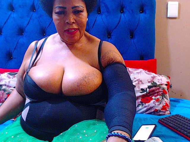 Ebonycandy10's BongaCams show and profile