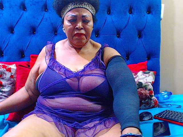 Ebonycandy10's BongaCams show and profile