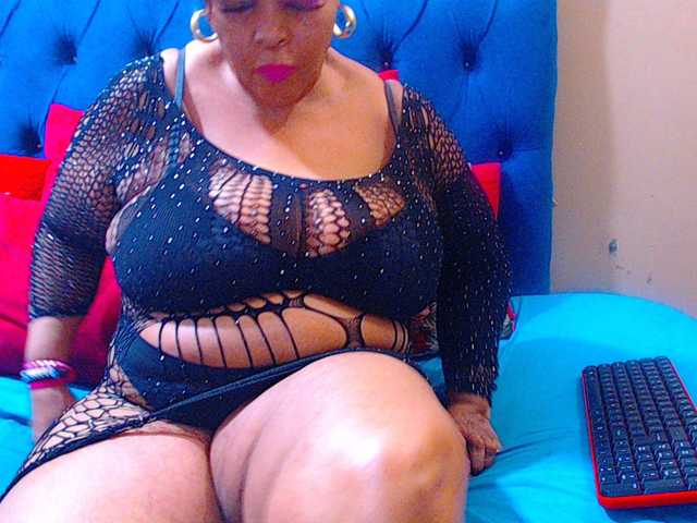 Ebonycandy10's BongaCams show and profile