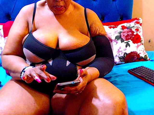 Ebonycandy10 webcam