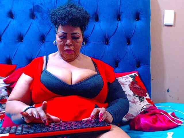 Ebonycandy10 webcam
