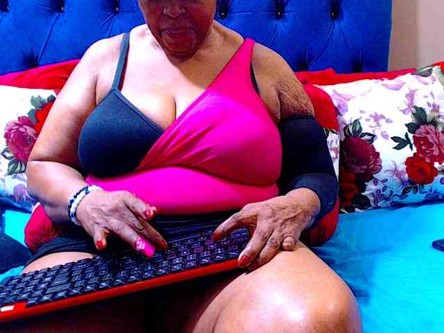 Ebonycandy10 webcam