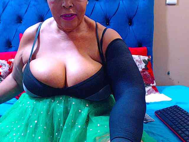 Ebonycandy10 webcam