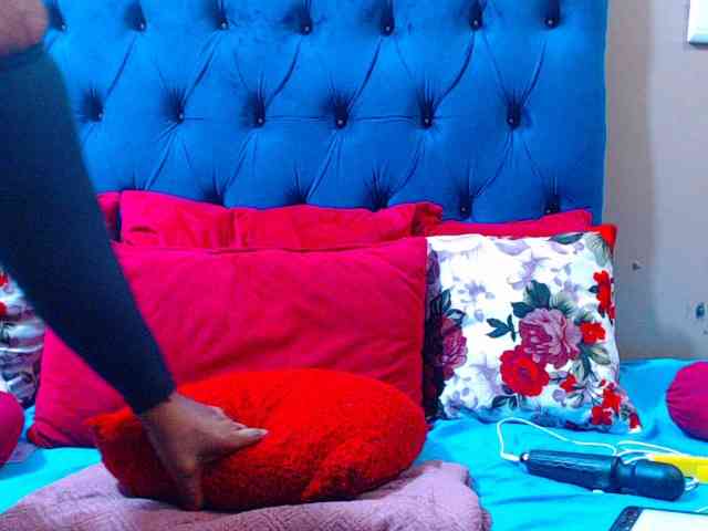 Ebonycandy10 webcam