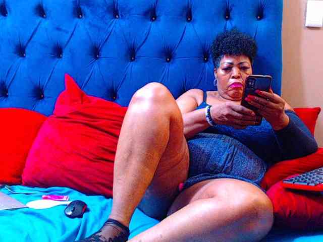 Ebonycandy10 webcam