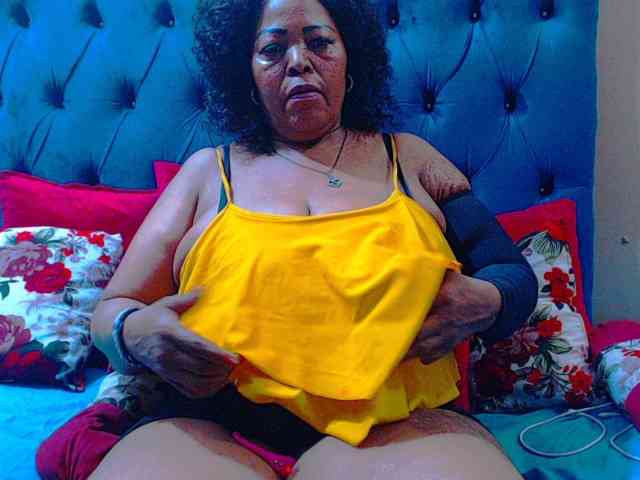 Ebonycandy10 webcam