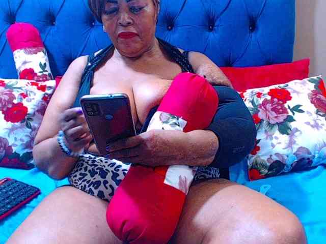 Ebonycandy10 webcam