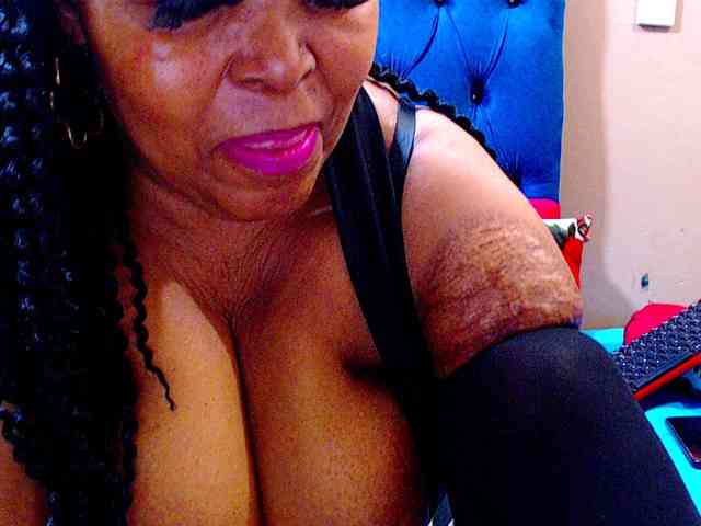 Ebonycandy10 webcam