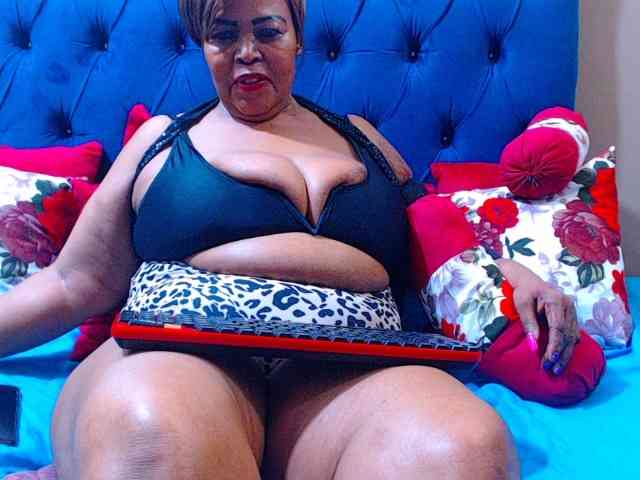 Ebonycandy10 webcam