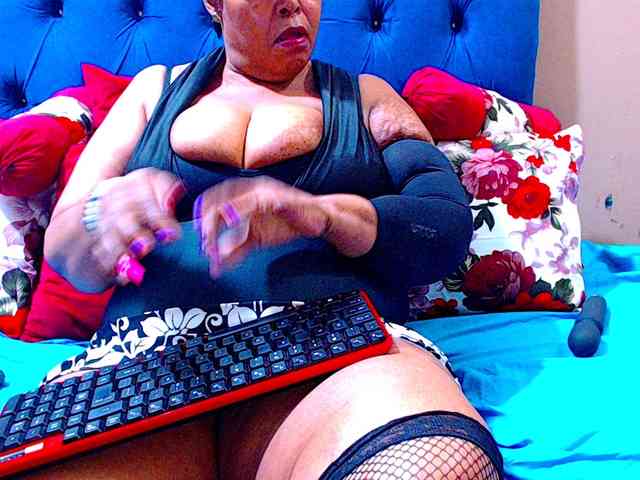 Ebonycandy10 webcam