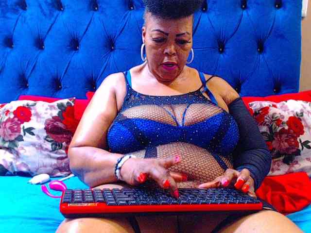 Ebonycandy10 webcam