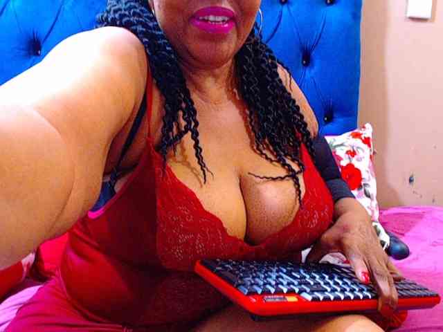 Ebonycandy10 webcam